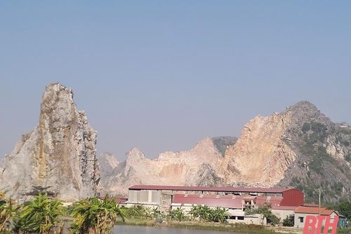 Dọn dẹp bãi, một chủ mỏ bị đá đè tử vong