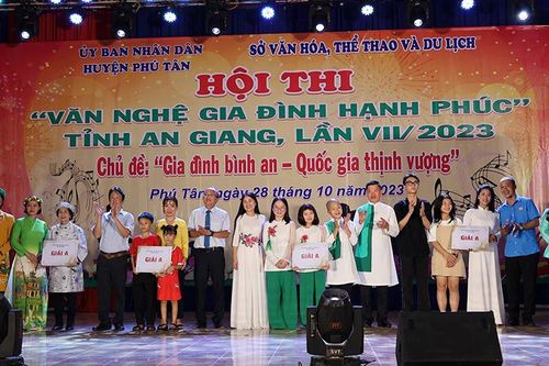 Lan tỏa giá trị tốt đẹp của gia đình hạnh phúc