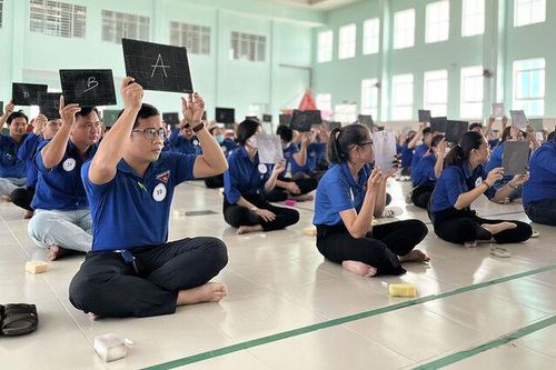 Hội thi rung chuông vàng 'Tìm hiểu Luật Thanh niên 2020, Luật Giao thông đường bộ và Luật Thực hiện dân chủ cơ sở'