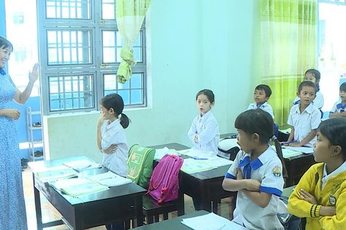 Nữ hiệu trưởng hết lòng vì học trò