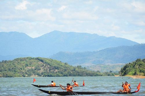 Hội đua thuyền độc mộc trên sông Pô Cô: Nâng tầm 'thương hiệu' du lịch