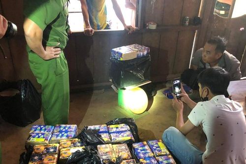 Gia Lai: Bắt giữ nhóm đối tượng mua bán hơn nửa tấn pháo hoa nổ