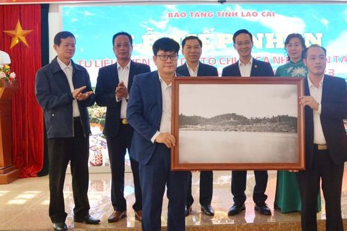 Bảo tàng tỉnh Lào Cai và Bảo tàng tỉnh Yên Bái chuyển giao hiện vật lịch sử