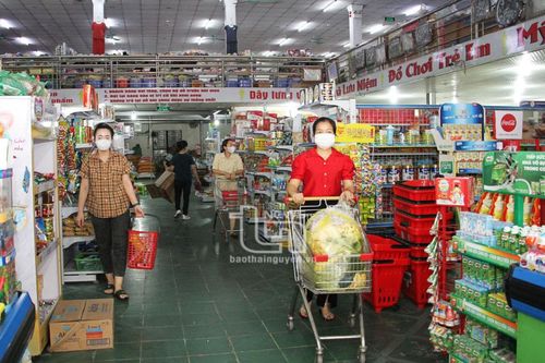 Phú Lương quan tâm phát triển thương mại - dịch vụ