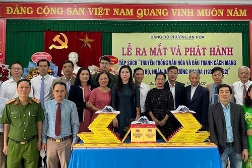 An Hòa ra mắt Lịch sử Đảng bộ phường