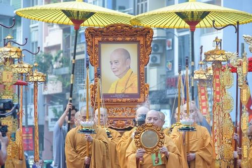 Lễ rước di ảnh Trưởng lão Hòa thượng Thích Bửu Huệ về Việt Nam Quốc Tự
