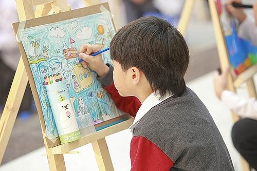 Em vẽ đại dương xanh - ngôi nhà của các loài sinh vật biển