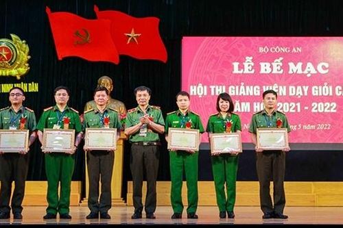Nỗ lực qua mỗi bài giảng để truyền đạt hiệu quả tới sinh viên