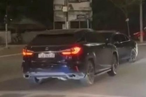 Hai tài xế lái ô tô húc nhau giữa ngã tư ở TP Bà Rịa