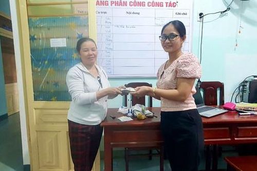 Nhặt được gần 3 lượng vàng cùng 87 triệu đồng, người phụ nữ giao nộp Công an