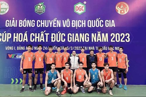 Bóng chuyền nam Hà Nội hài lòng vì trụ hạng