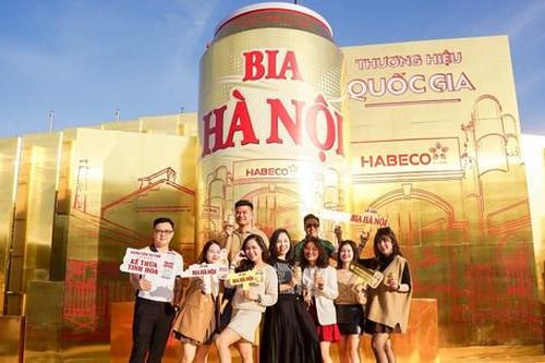 Đông đảo người dân Thủ đô hào hứng tham dự tâm điểm văn hóa 'Lễ hội Bia Hà Nội 2023'