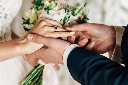 Cô gái lấy chồng mang theo của hồi môn cực khủng nhưng thái độ của chú rể mới bất ngờ