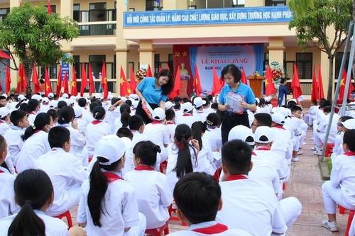 Chính sách Bảo hiểm y tế: Chăm sóc sức khỏe thế hệ trẻ ngay từ trường học
