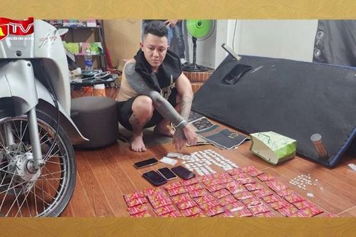 Bắt quả tang đối tượng tàng trữ 150 bịch ma túy tổng hợp