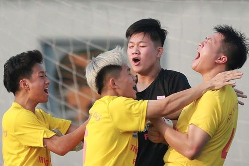 Chùm ảnh loạt trận 15h00 chiều 22-11