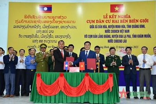 Kết nghĩa cụm dân cư hai bên biên giới tỉnh Quảng Bình và Khăm Muộn (Lào)