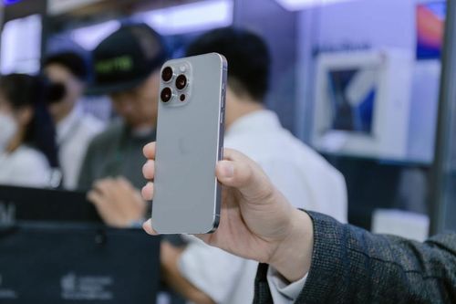 Điện thoại, phụ kiện giảm đến 80%, chỉ còn từ 1.000 đồng, mua 1 tặng 1