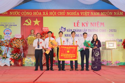 Trường THPT Vĩnh Định 20 năm vượt khó 'trồng người'