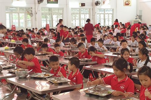 Đã có kết luận vụ 8 học sinh trường học ở Đắk Lắk nhập viện sau bữa ăn