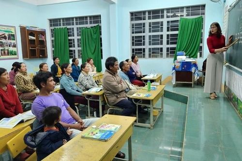 Gia Lai: Lớp học đặc biệt dành cho bà con dân tộc thiểu số huyện Ia Grai