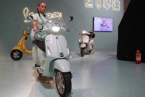 Cận cảnh Vespa Primavera và Vespa Sprint S 2024 vừa ra mắt