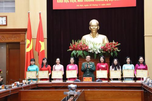 Gặp mặt cán bộ phụ nữ tiêu biểu khối học viện, nhà trường trong BĐBP