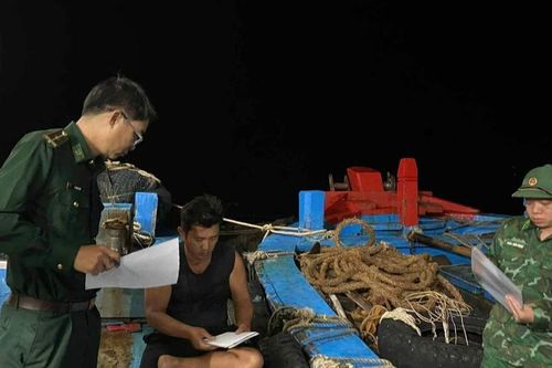 Thừa Thiên Huế: Dẹp nạn tàu giã cào tận diệt thủy sản trên biển