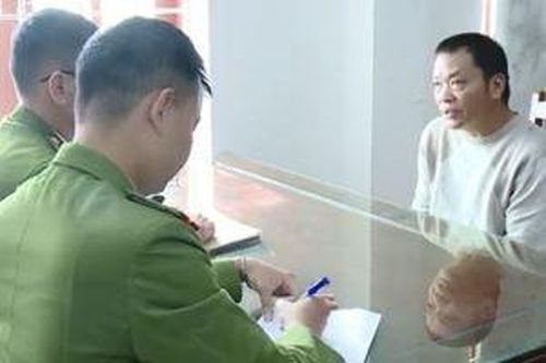 Thanh Hóa: Bắt đối tượng bảo kê thu mua gỗ keo