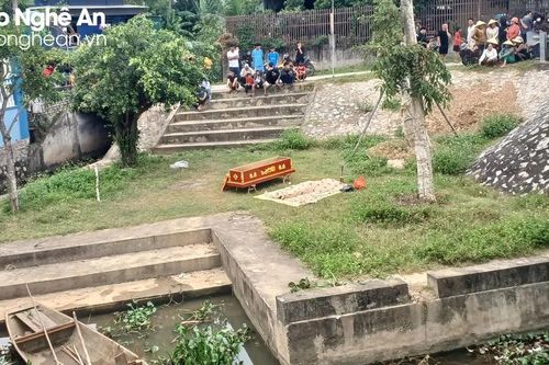 Người đàn ông đánh cá phát hiện nữ sinh nhảy sông tự tử