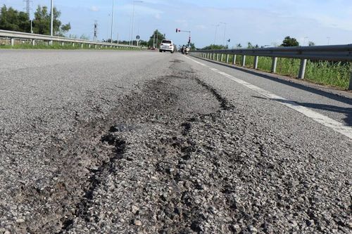 Tuyến đường kết nối cao tốc Đà Nẵng-Quảng Ngãi: Tiềm ẩn nguy cơ mất an toàn