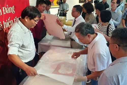 Bảo tàng Mỹ thuật Đà Nẵng trưng bày các hiện vật quý được hiến tặng