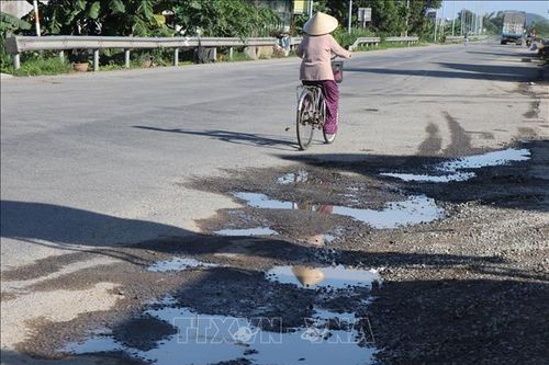 Nguy cơ mất an toàn trên các tuyến đường kết nối với cao tốc Đà Nẵng - Quảng Ngãi