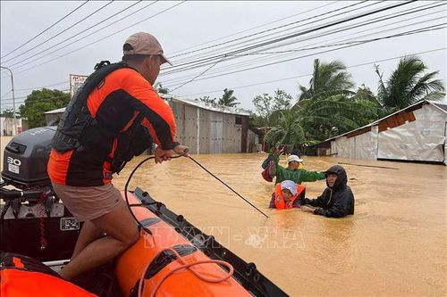 Lũ lụt hoành hành tại Philippines, Malaysia