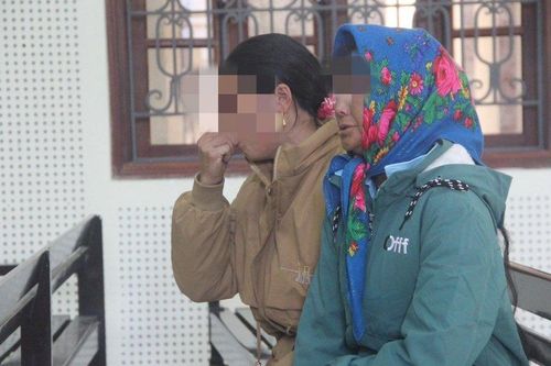 Vợ khóc nghẹn khi nghe chồng khai phạm trọng tội vì 3 triệu đồng