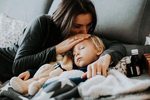 Bị viêm phế quản có sốt không?