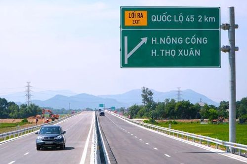 Bộ Giao thông vận tải khẩn trương báo cáo về khung quy chuẩn đường cao tốc trong tháng 11