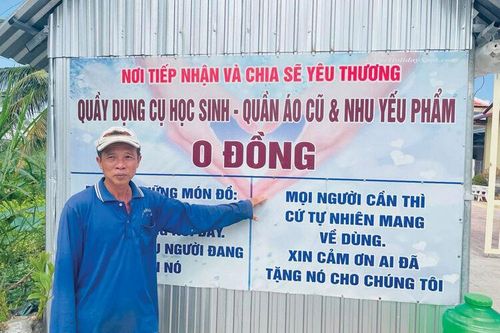 Mang Tết đến cửa hàng '0 đồng'