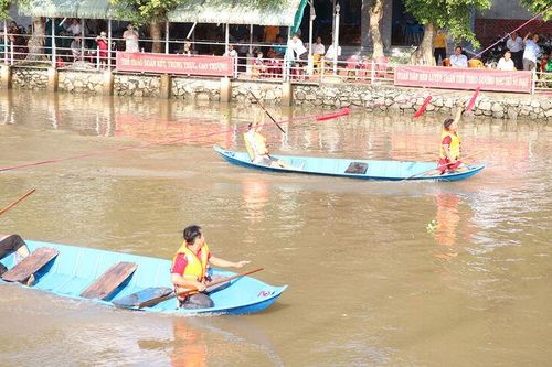 Về Vĩnh Thành, xem đua xuồng Composite