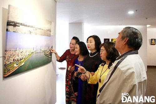 Trưng bày 65 hiện vật tiêu biểu được hiến tặng năm 2023