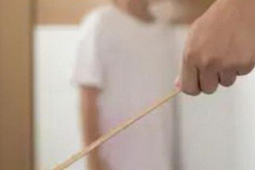 Hạn chế quyền của cha, mẹ đối với con chưa thành niên