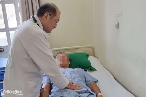 Phẫu thuật thành công khối u phì đại tuyến tiền liệt 'khủng'