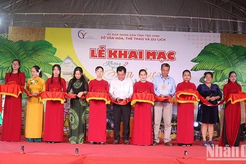 Khai mạc Tuần lễ Văn hóa, du lịch, liên hoan ẩm thực Nam bộ gắn với lễ hội Ok Om Bok tại Trà Vinh