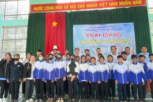 Truyền dạy cồng chiêng cho 60 thanh niên, học sinh huyện Ia Pa