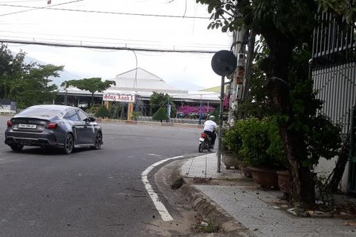 Biển báo giao thông không còn nội dung