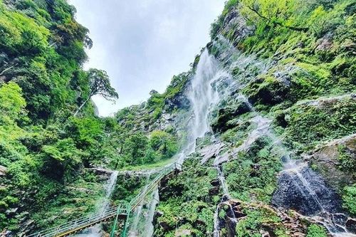 Ngỡ ngàng với vẻ đẹp của thác Ong Chúa