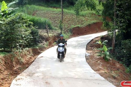 Đầu tư cơ sở hạ tầng các bản đông đồng bào dân tộc có khó khăn đặc thù