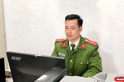 Thiếu úy Công an xã trả lại tiền cho người chuyển nhầm vào tài khoản cá nhân