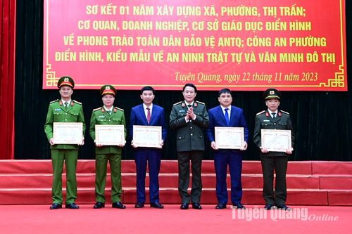 Sơ kết 1 năm xây dựng điển hình, kiểu mẫu về phong trào Toàn dân bảo vệ ANTQ, ANTT và văn minh đô thị
