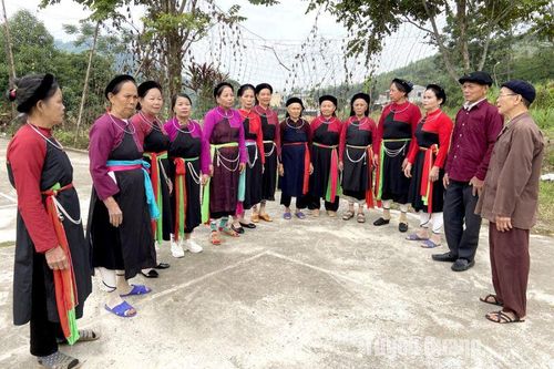 Đồng bào Cao Lan thôn Thống Nhất giữ gìn bản sắc văn hóa